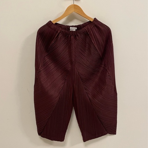 ▪️富貴選物FUGUEI▪️三宅一生PP 可可色（稍微帶一點紅感）神褲  斜紋飛鼠褲 八分褲 JF423