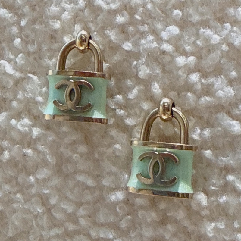 CHANEL 薄荷綠色鎖頭耳環-8