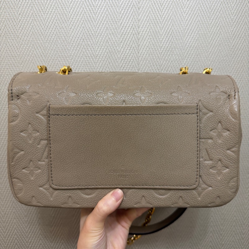 LV 米色牛皮壓紋Marceau肩斜背包M46199-5