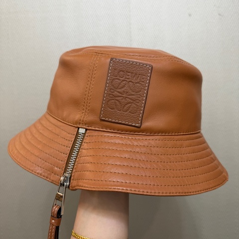 Loewe 焦糖色小牛皮漁夫帽