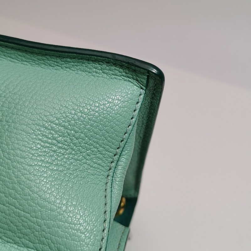 Miu Miu 羊皮拼色字母Logo金屬扣斜挎包-15