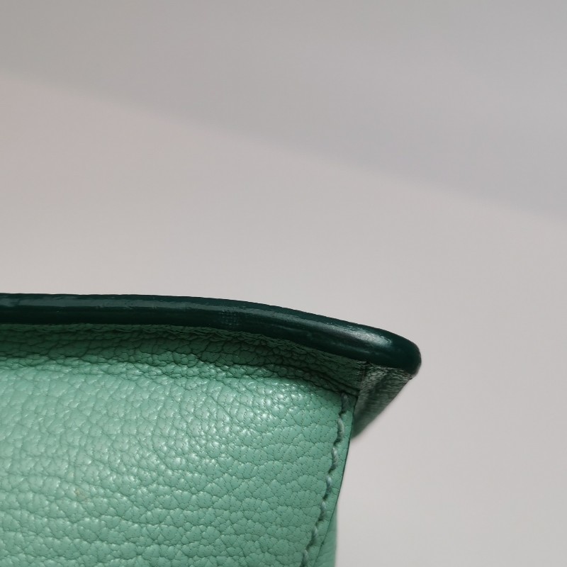 Miu Miu 羊皮拼色字母Logo金屬扣斜挎包-16