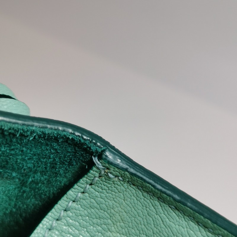 Miu Miu 羊皮拼色字母Logo金屬扣斜挎包-18