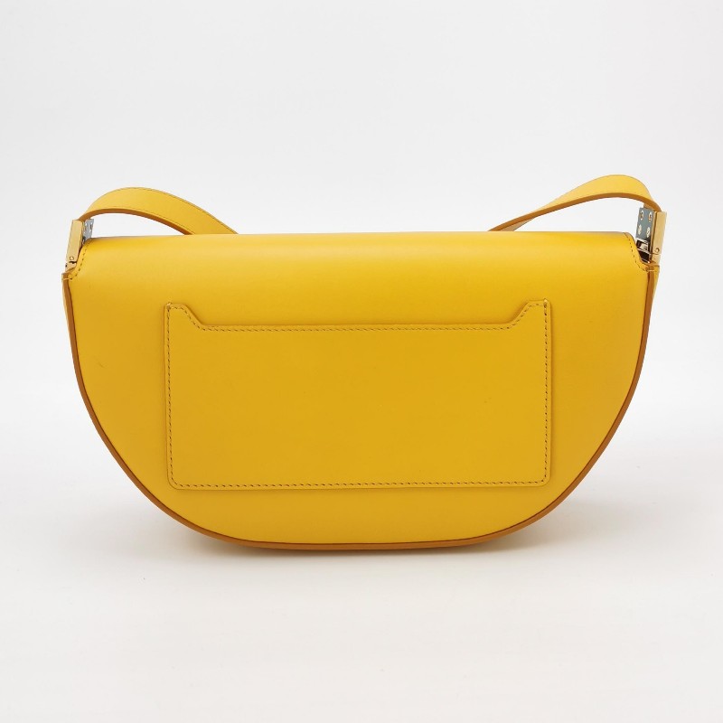 Burberry Olympia小號牛皮純色字母Logo半月包單肩包-4