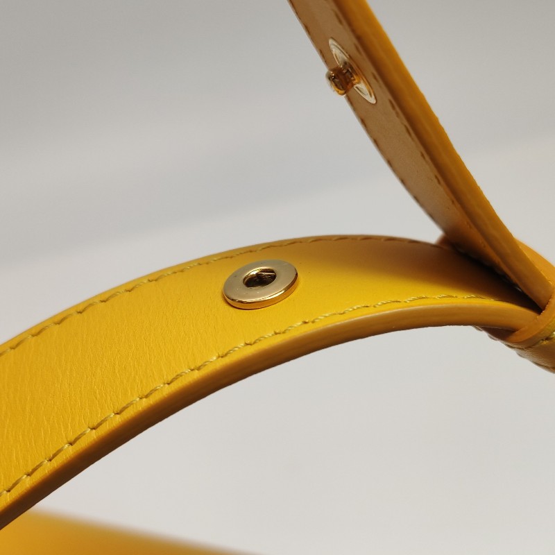 Burberry Olympia小號牛皮純色字母Logo半月包單肩包-15