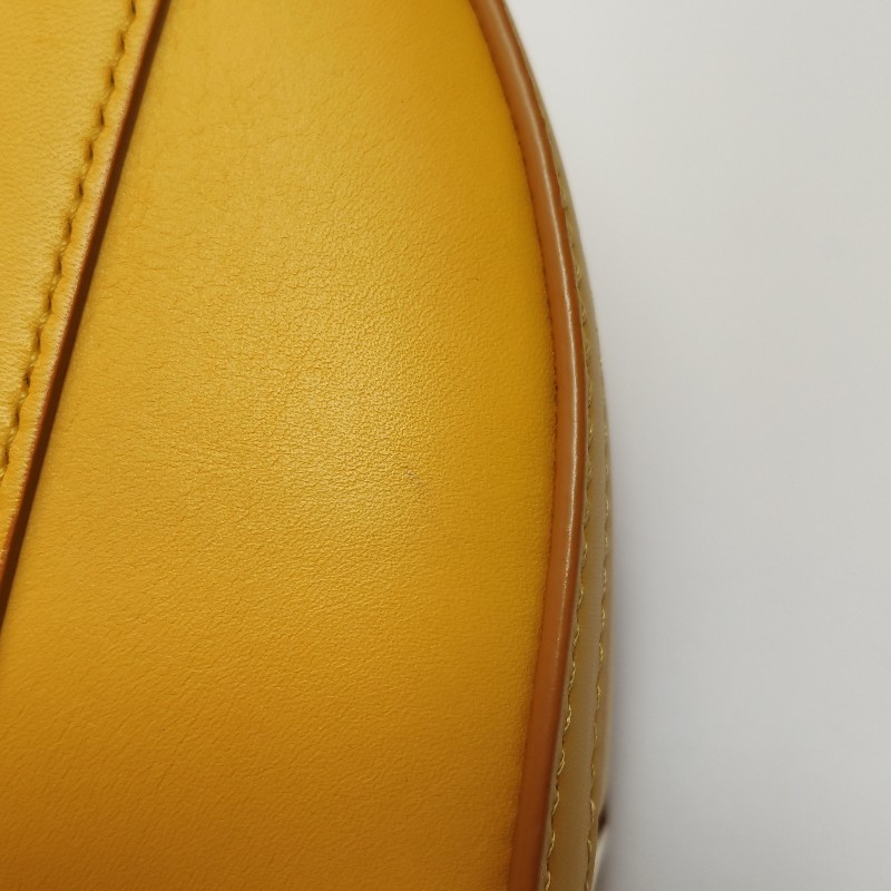 Burberry Olympia小號牛皮純色字母Logo半月包單肩包-19