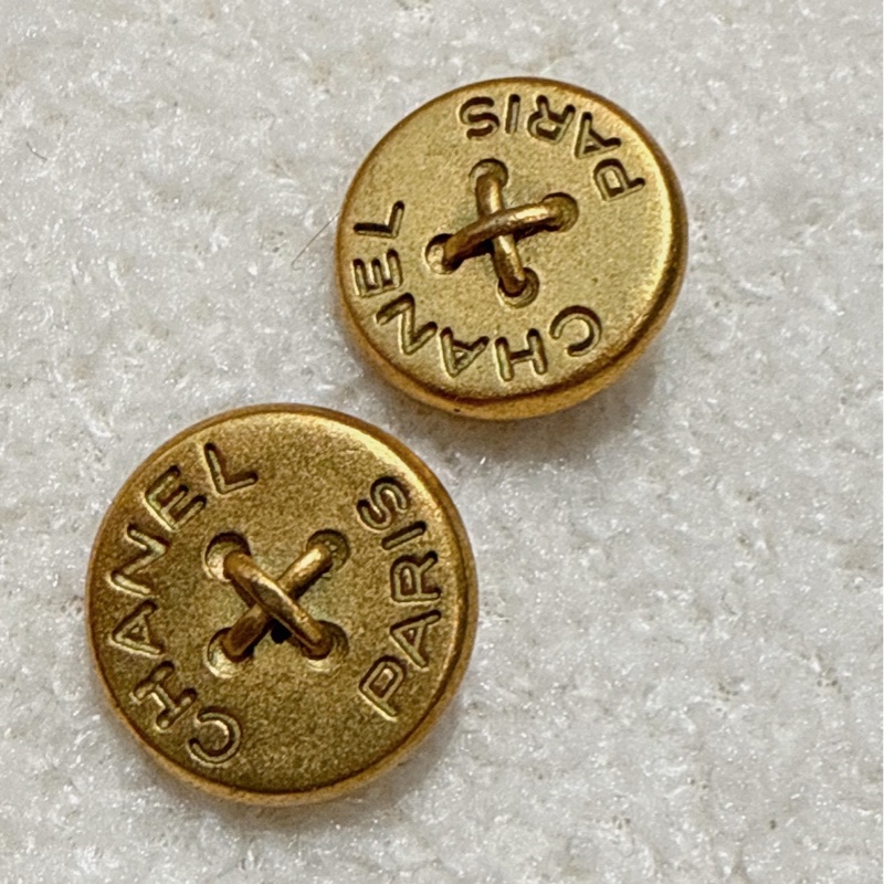 CHANEL Vintage 金鈕扣夾式耳環-1