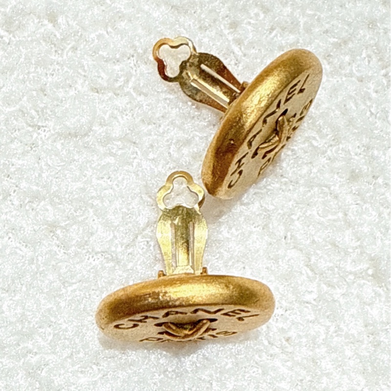 CHANEL Vintage 金鈕扣夾式耳環-4