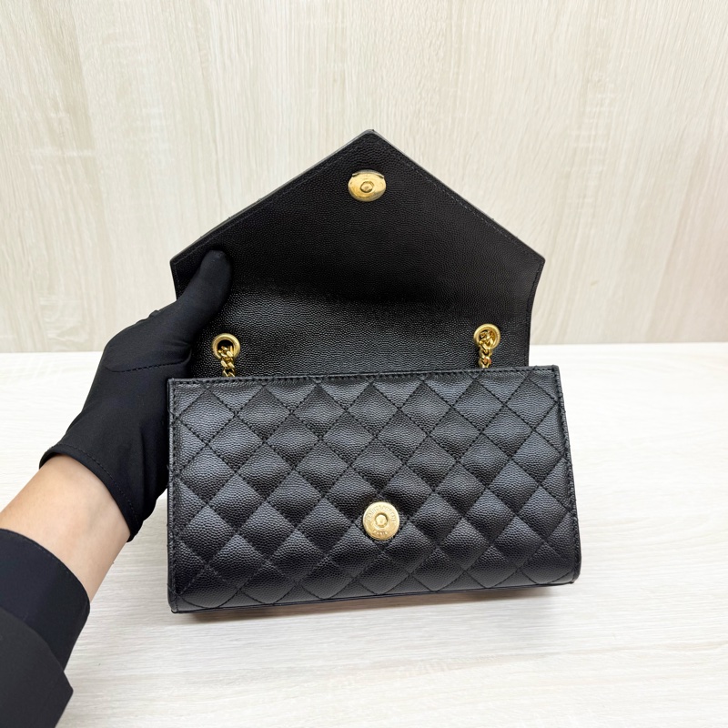 YSL黑金釦粒面牛皮菱格斜紋側背包小號Envelope/6001950-5