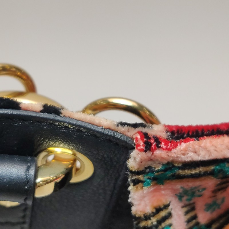 Fendi Kan I牛皮絨布雙F老花鉚釘封扣單肩包-14