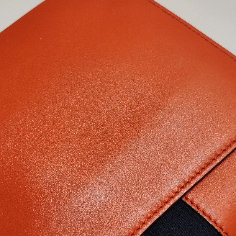 Gucci Sylvie塞爾維亞牛皮拼色金屬扣織帶手拿包-17