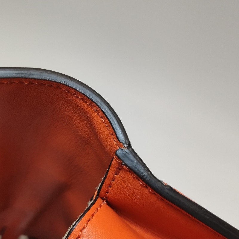 Gucci Sylvie塞爾維亞牛皮拼色金屬扣織帶手拿包-19