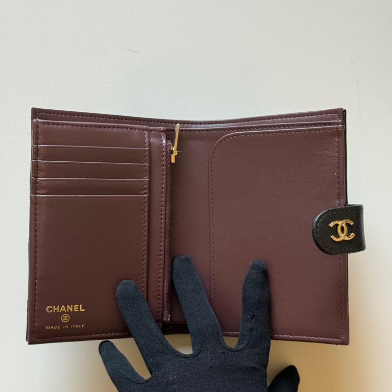 『全新』Chanel 護照夾中夾『金釦』-1