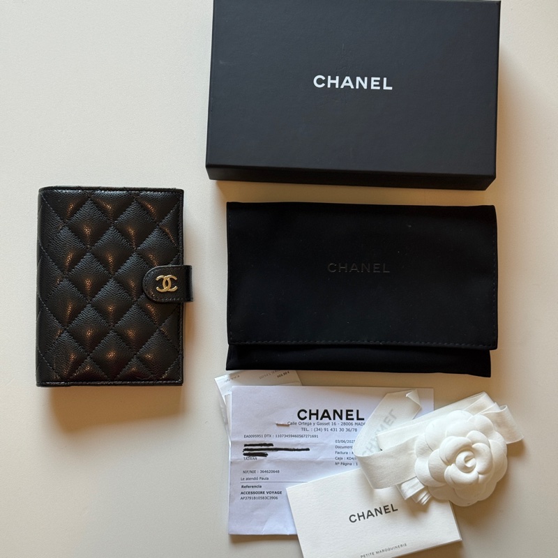 『全新』Chanel 護照夾中夾『金釦』-13