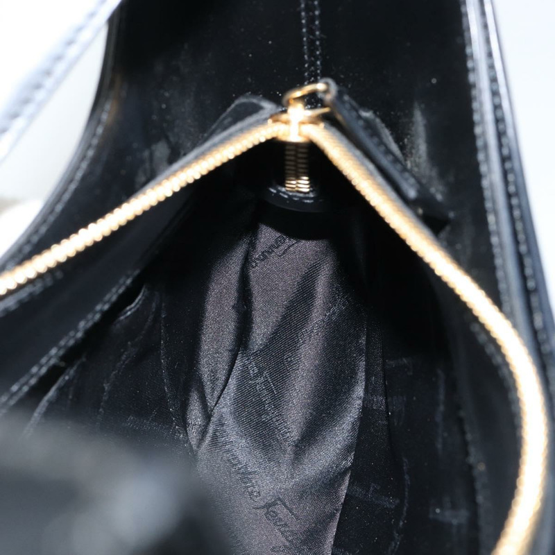 【日本直送】Salvatore Ferragamo Gancini 皮革肩背包 黑色 金色 正品 147508-18