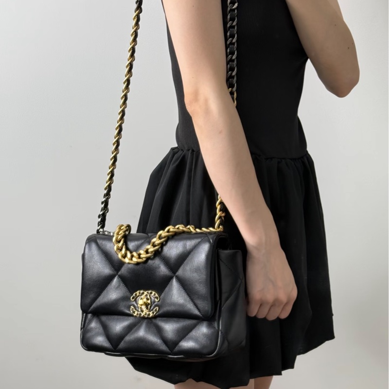 Chanel 19bag 小號黑金羊皮 晶片款-0