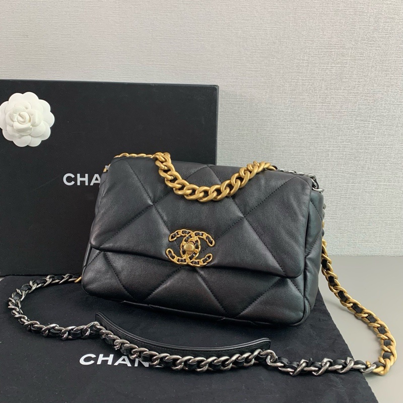 Chanel 19bag 小號黑金羊皮 晶片款-3