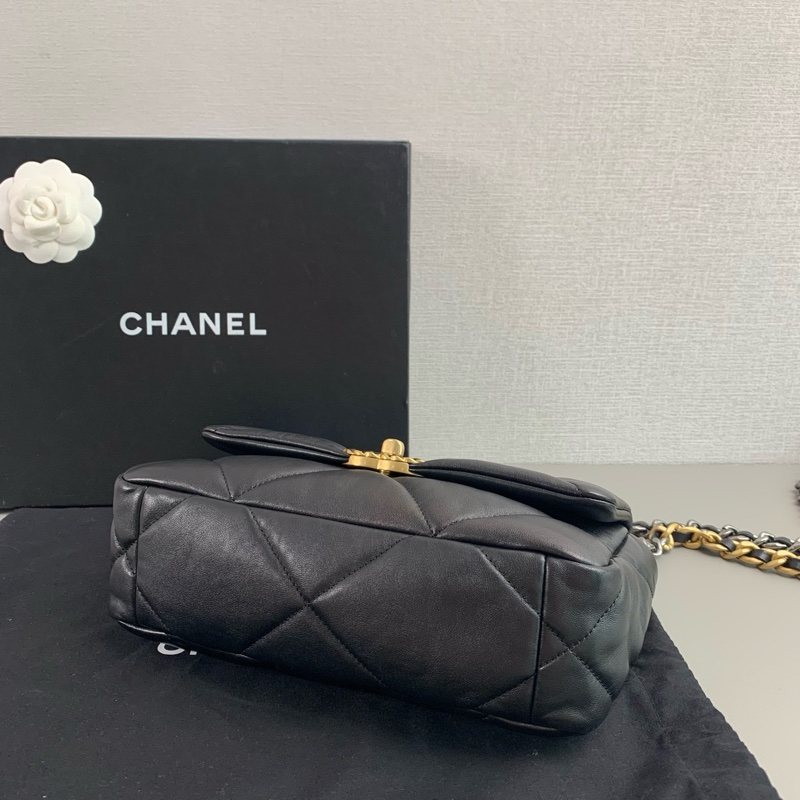 Chanel 19bag 小號黑金羊皮 晶片款-5