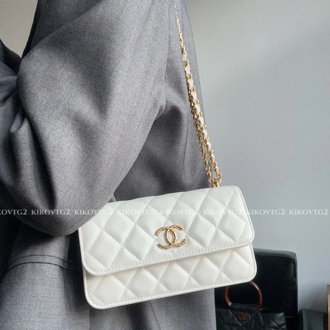 Chanel 23c 雕花鏈條白金羊皮 mini woc 🤍