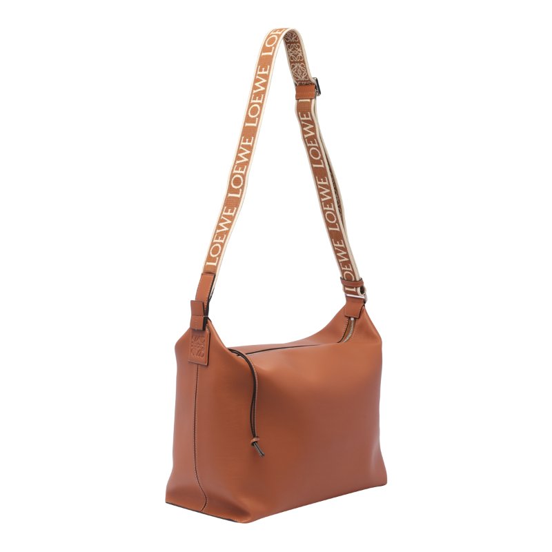 🎉新品好折扣✨Loewe Cubi 中款柔軟光滑小牛皮緹花斜背包 古銅色-5