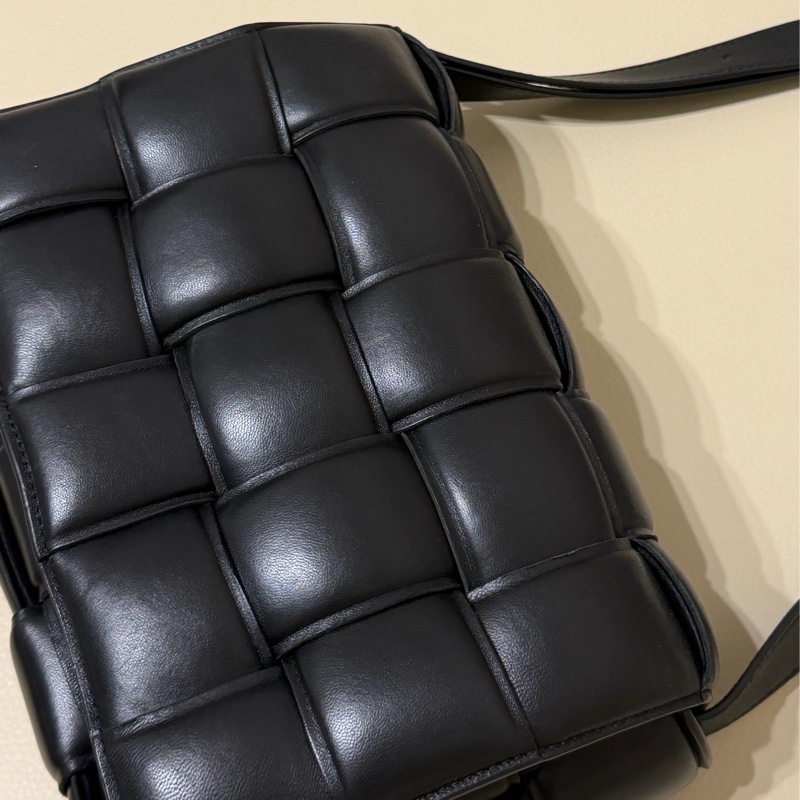 BOTTEGA VENETA編織包 枕頭包 正品最便宜-1