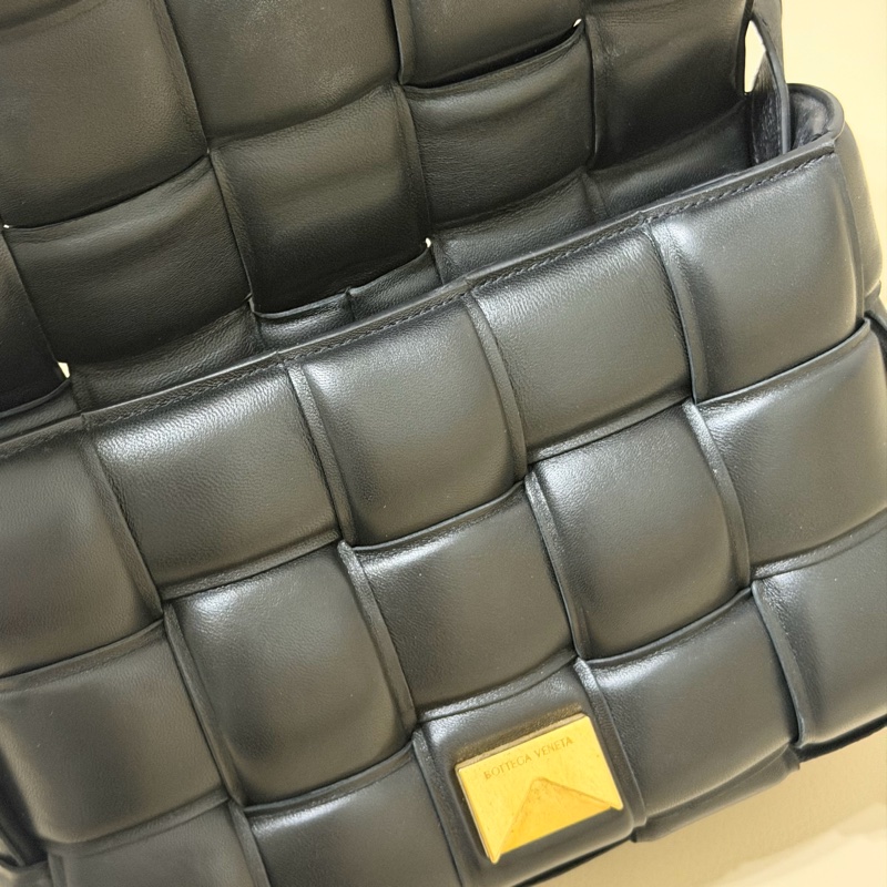 BOTTEGA VENETA編織包 枕頭包 正品最便宜-4