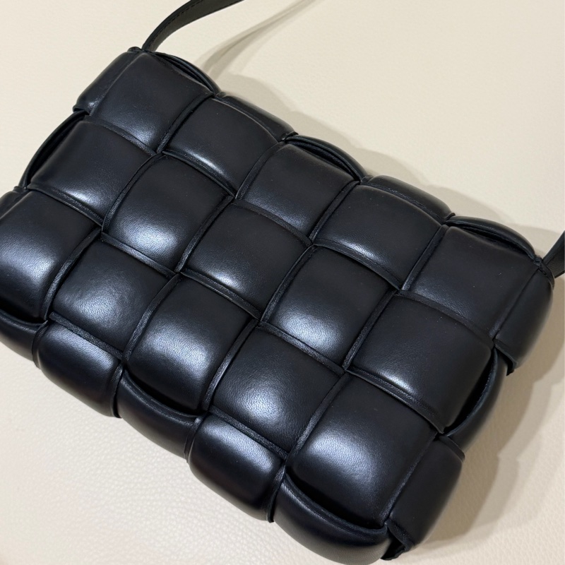 BOTTEGA VENETA編織包 枕頭包 正品最便宜-9