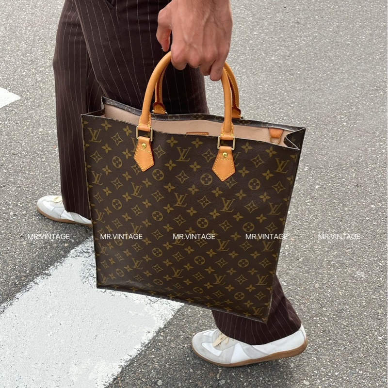 🏷️ Louis Vuitton 手拿包-2