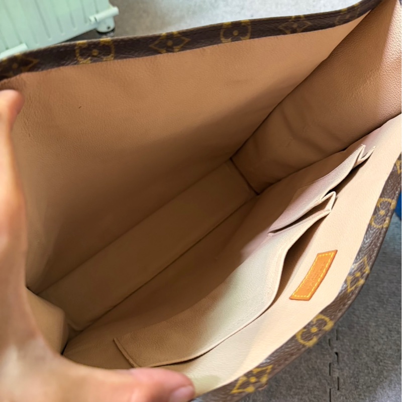 🏷️ Louis Vuitton 手拿包-12