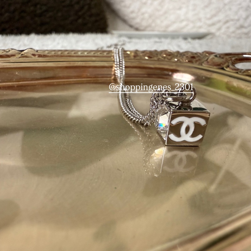 香奈兒 Chanel 全新品 經典水鑽小方塊項鍊 白色logo版-3