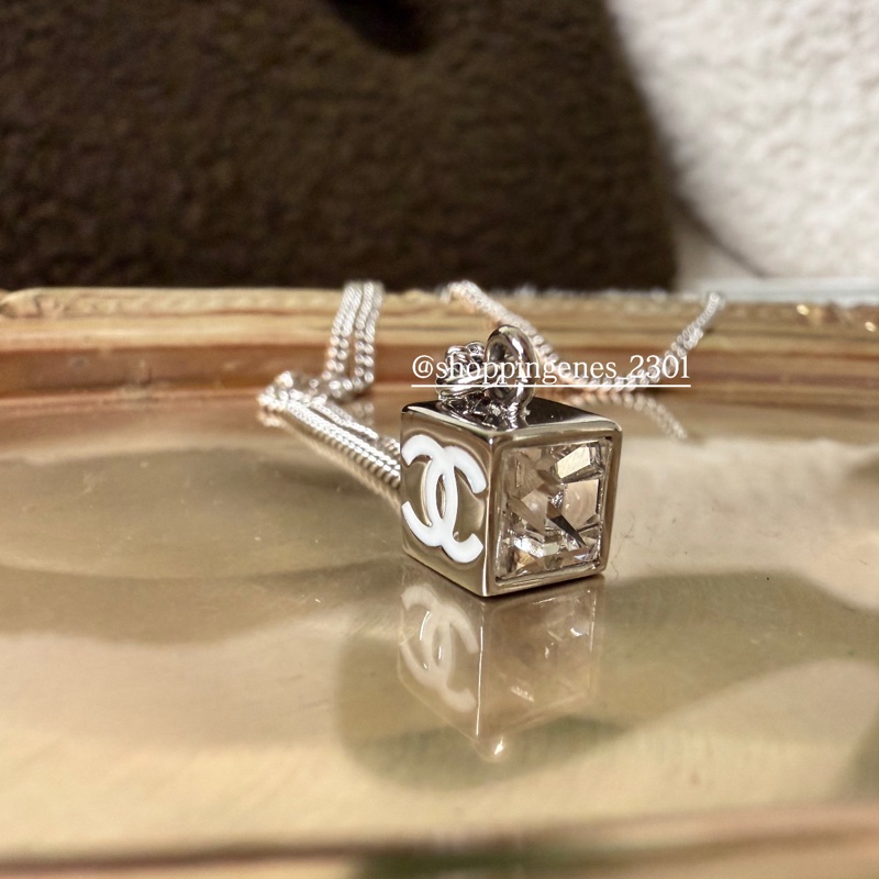 香奈兒 Chanel 全新品 經典水鑽小方塊項鍊 白色logo版-4