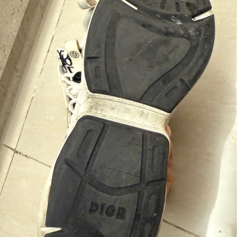 Dior最夯小白鞋。隨便賣。都沒在穿只有一雙保證正品 Dior. B24 Oblique Cannage Motif-12