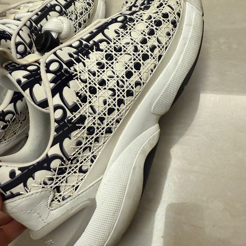 Dior最夯小白鞋。隨便賣。都沒在穿只有一雙保證正品 Dior. B24 Oblique Cannage Motif-4