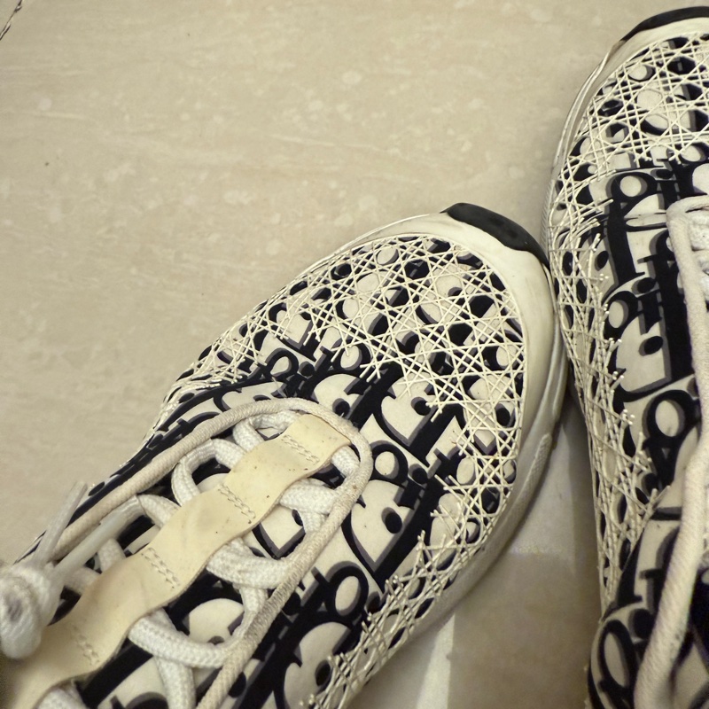 Dior最夯小白鞋。隨便賣。都沒在穿只有一雙保證正品 Dior. B24 Oblique Cannage Motif-5