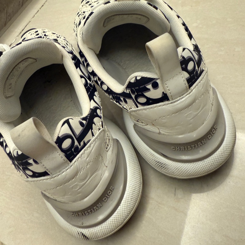 Dior最夯小白鞋。隨便賣。都沒在穿只有一雙保證正品 Dior. B24 Oblique Cannage Motif-13