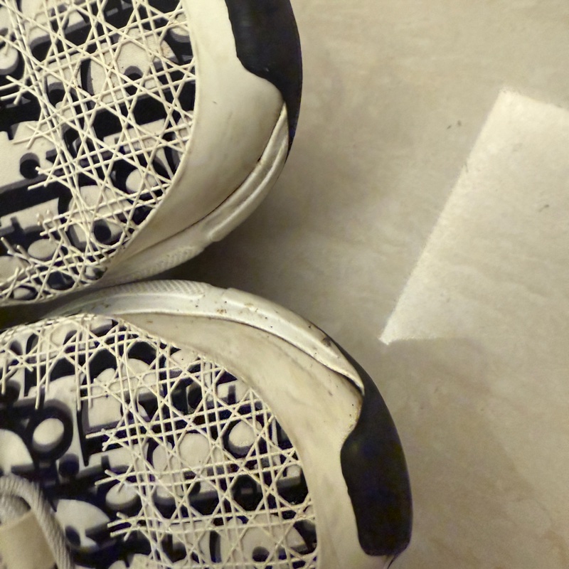 Dior最夯小白鞋。隨便賣。都沒在穿只有一雙保證正品 Dior. B24 Oblique Cannage Motif-14