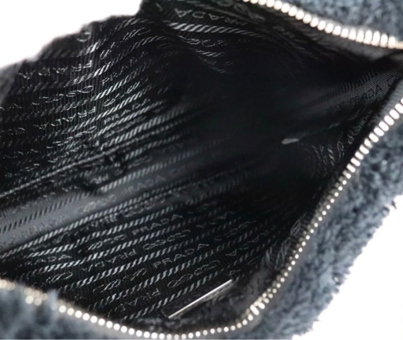 「JL精品代購」9新 Prada 毛絨絨包-9