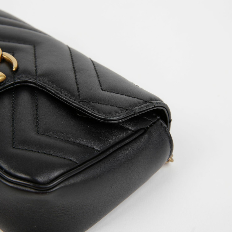 GUCCI GG Marmont 超迷你鏈條斜背包 476433-7