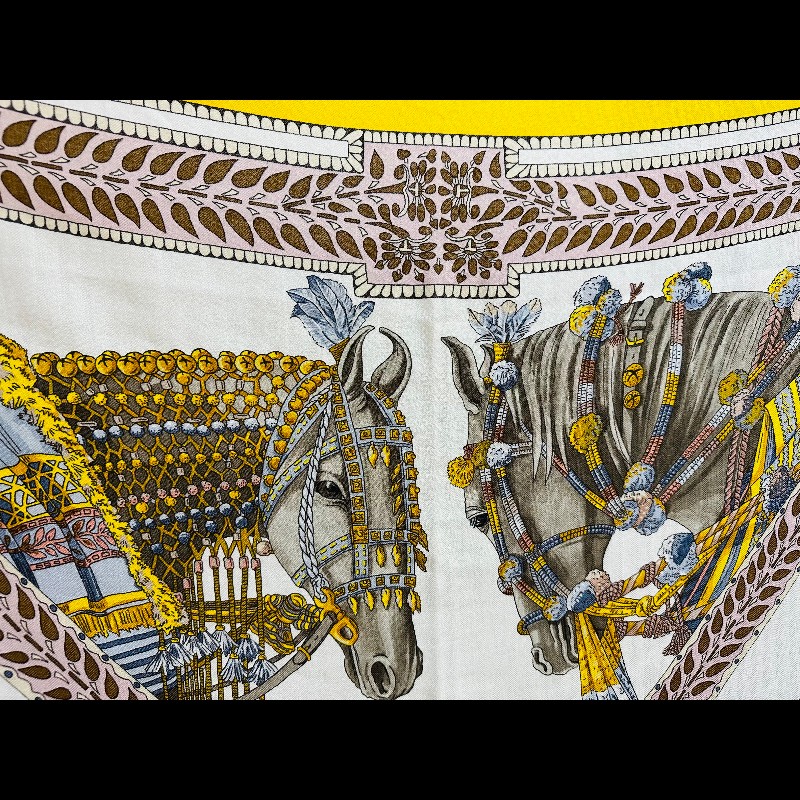 Herme's 黃色圖騰Cadhmere羊絨絲巾-3