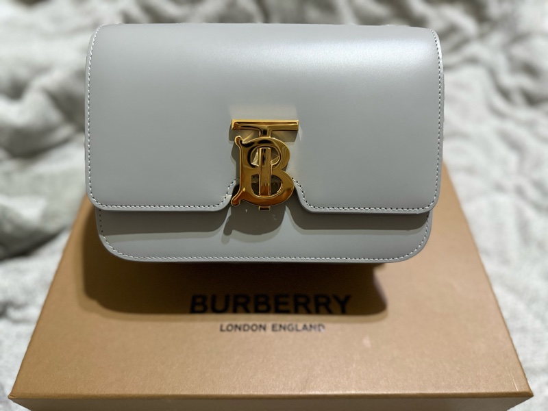 Burberry TB 豆腐包-0