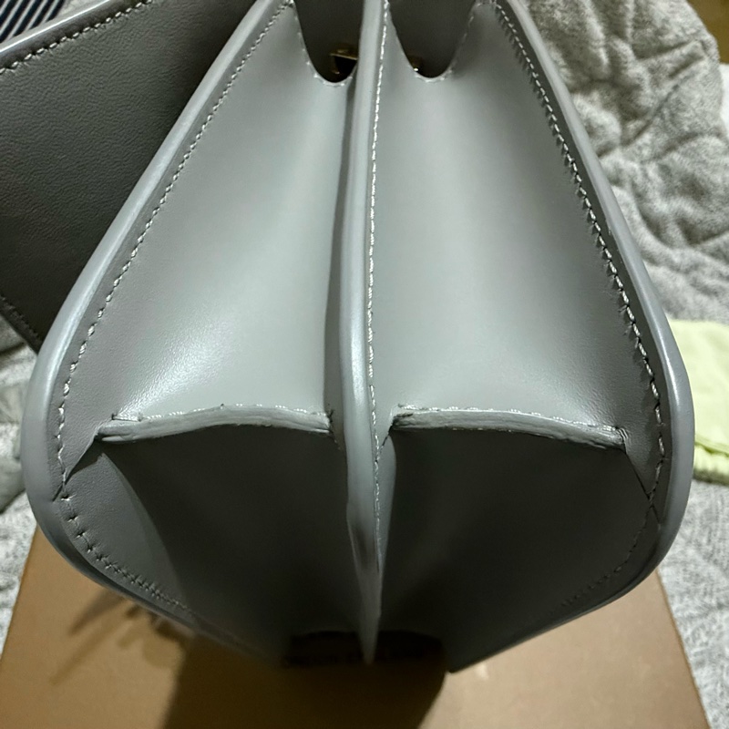 Burberry TB 豆腐包-2