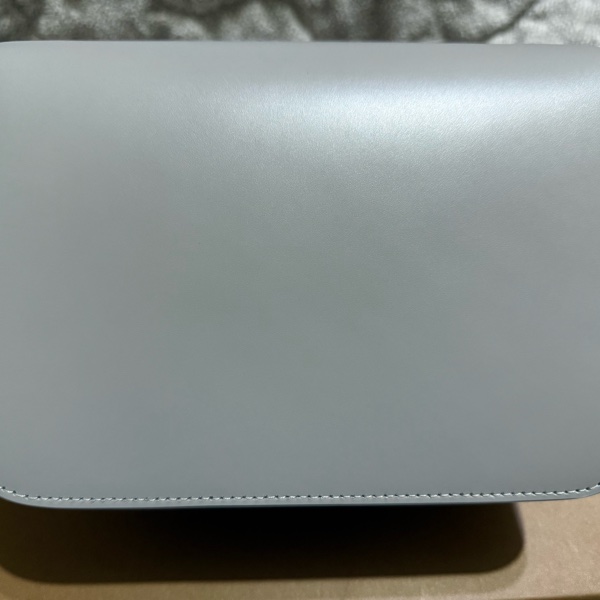 Burberry TB 豆腐包-8