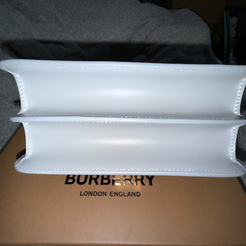 Burberry TB 豆腐包-11