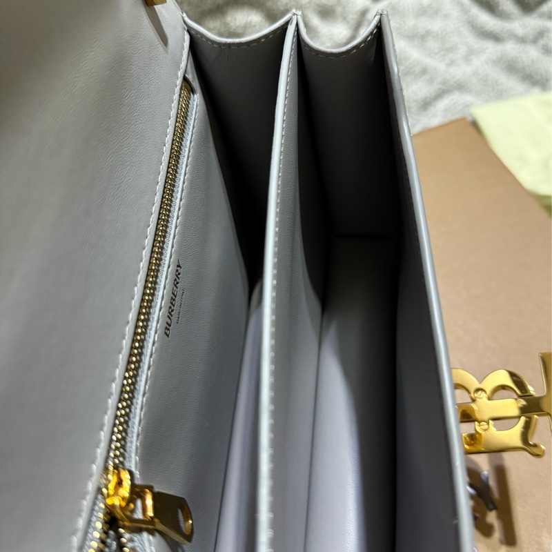 Burberry TB 豆腐包-12
