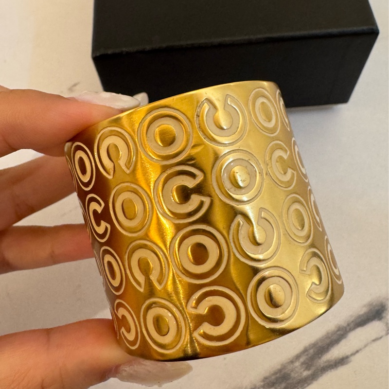 chanel金色白字coco手環-3