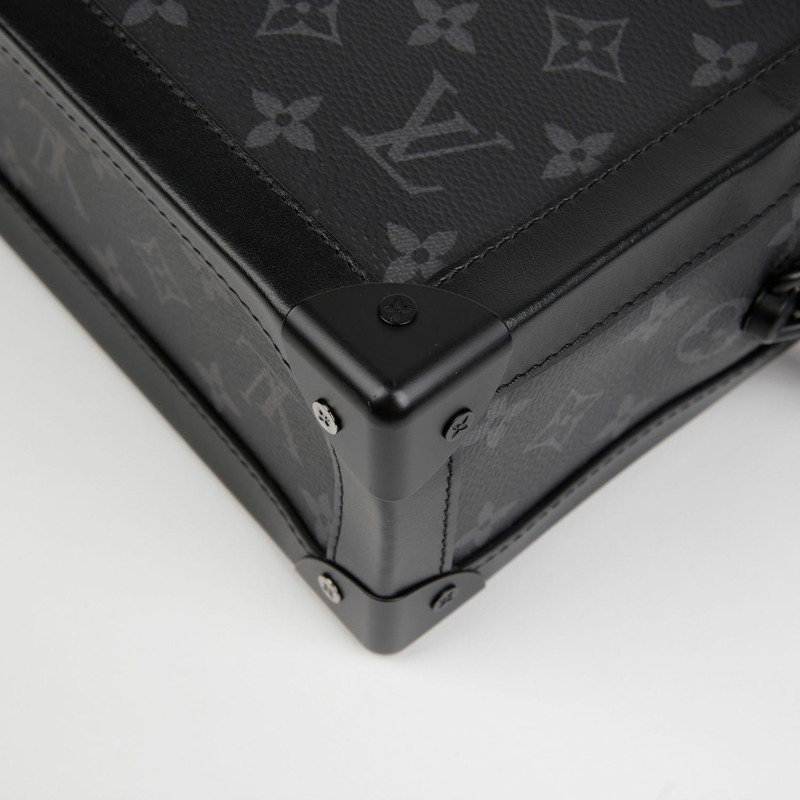 LOUIS VUITTON M44730 軟性單肩斜背包-9