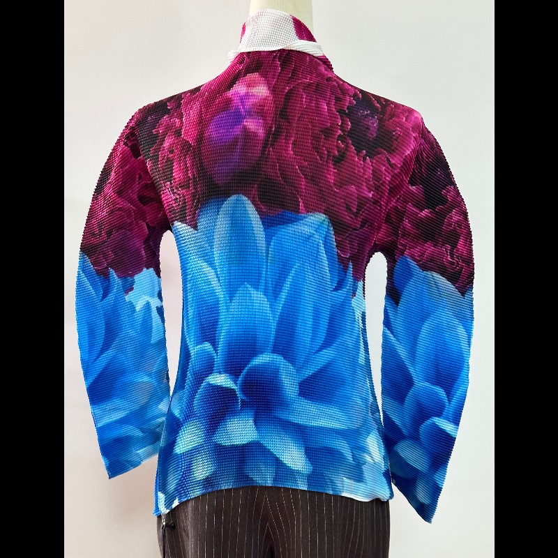 Pleats Pleasa 系列紫色藍色花卉褶皺上衣-1