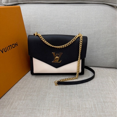 LVM82121 MyLockMe 鏈帶包肩背包 斜背包 晶片款