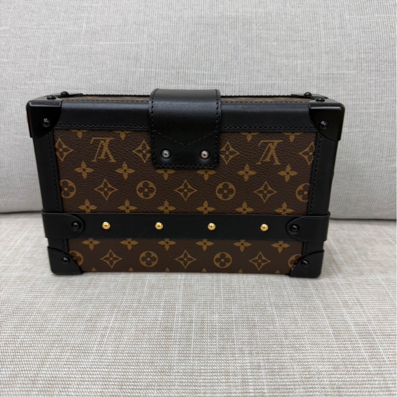 LV老花限量Petite Malle硬盒子 斜背包-4