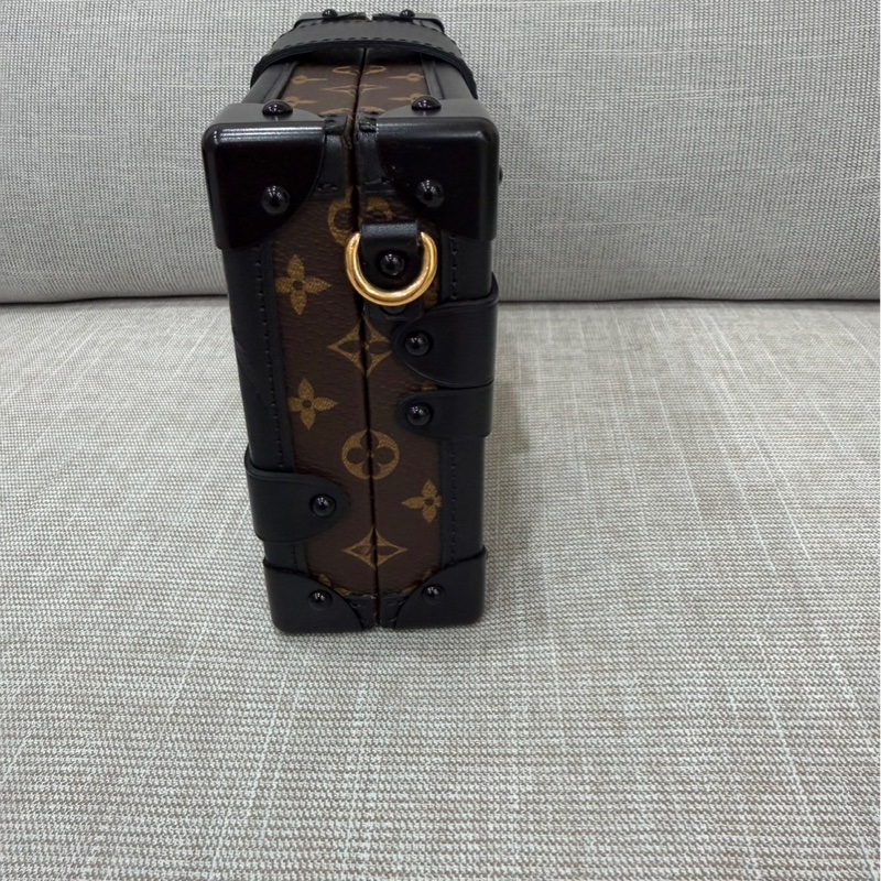 LV老花限量Petite Malle硬盒子 斜背包-6